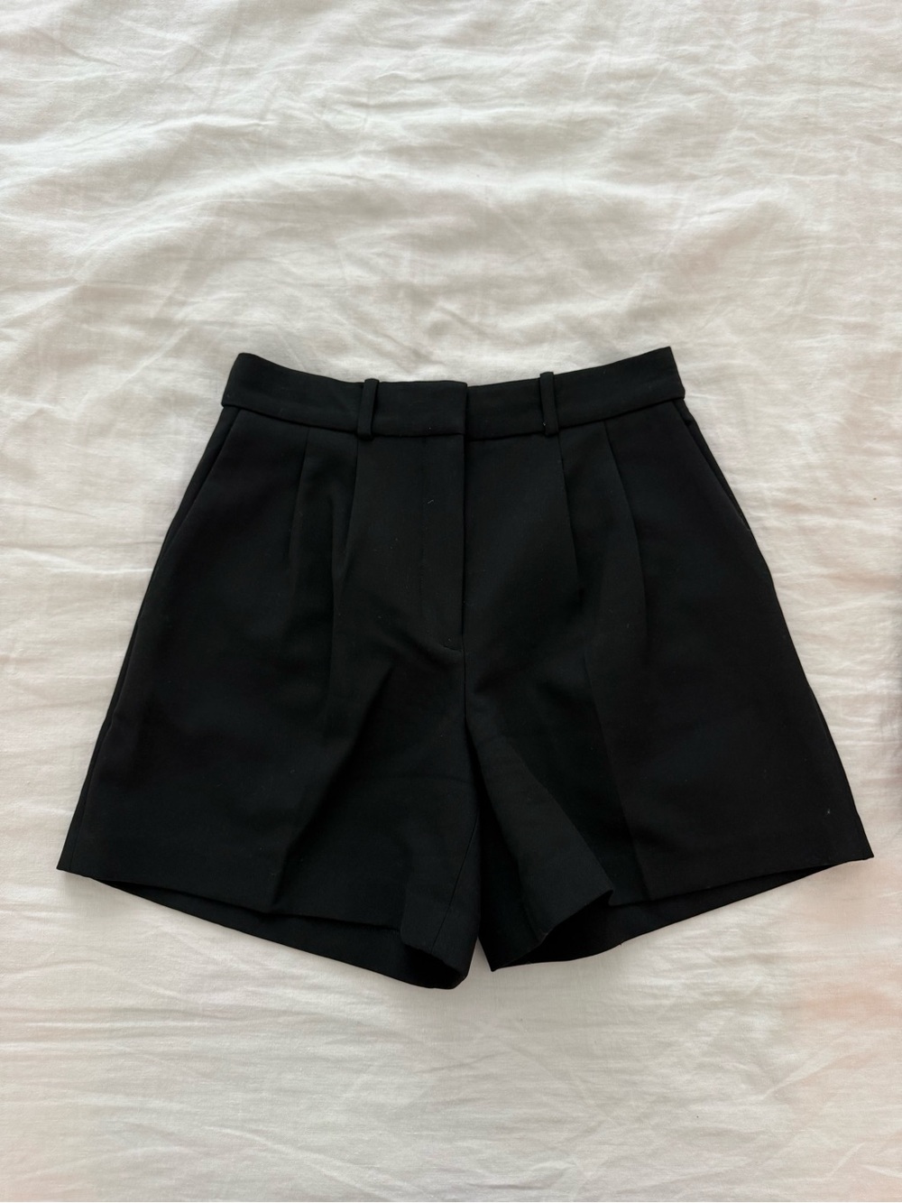 Aritzia Babaton Black Tailored Shorts